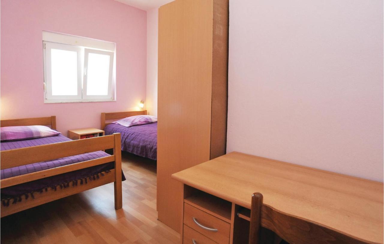 Beautiful Apartment In Maslenica With Kitchen Bagian luar foto