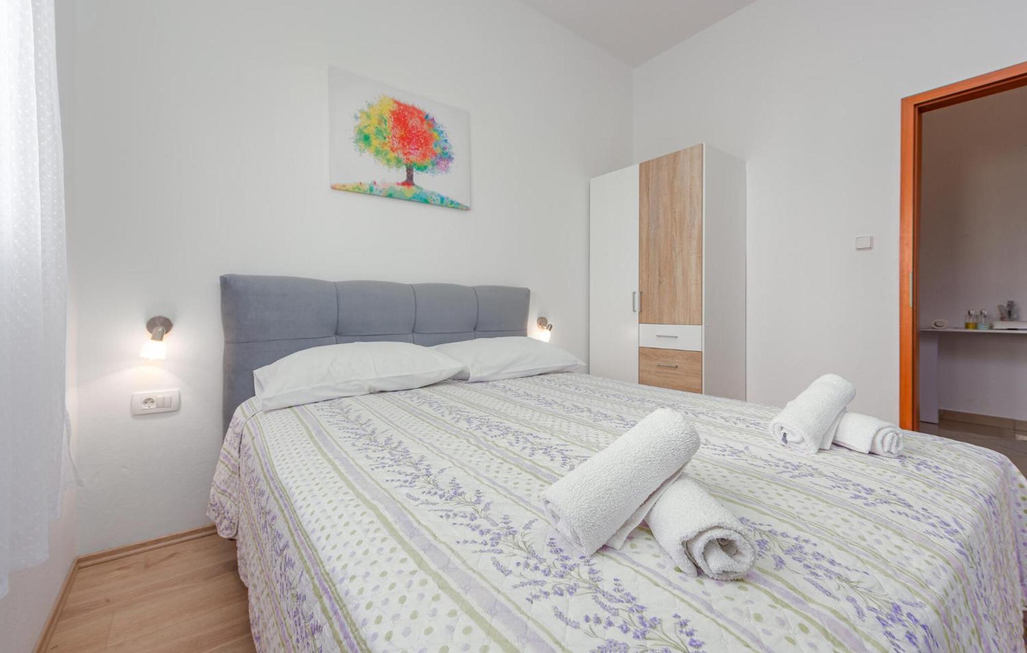 Beautiful Apartment In Maslenica With Kitchen Bagian luar foto