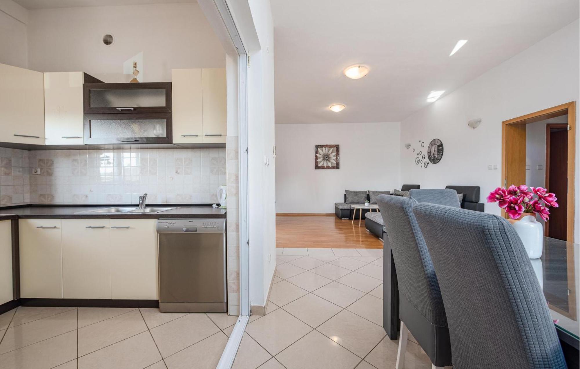 Beautiful Apartment In Maslenica With Kitchen Bagian luar foto