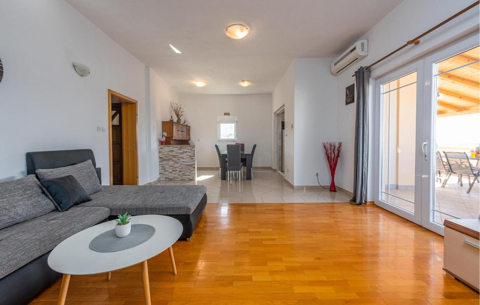 Beautiful Apartment In Maslenica With Kitchen Bagian luar foto