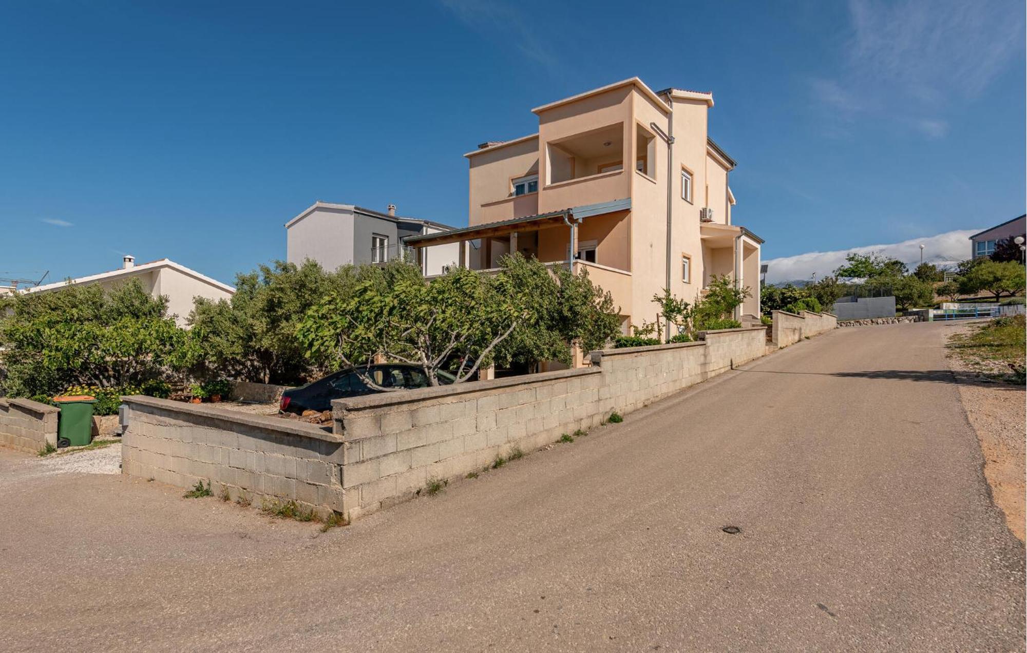 Beautiful Apartment In Maslenica With Kitchen Bagian luar foto